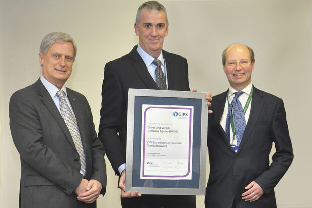  David Noble CIPS, and Philip Rutnam, DfT Permanent Secretary presenting Andrew Falvey DVLA with a CIPS Corporate Certificate